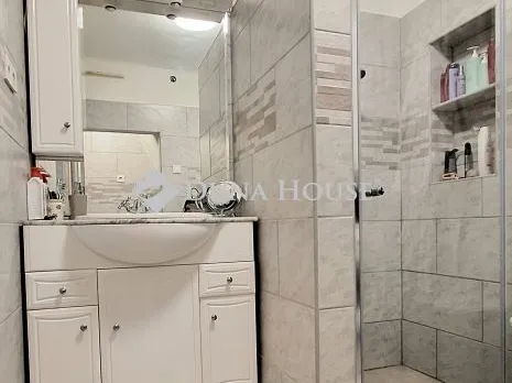 Eladó ház Kocsér 76 nm