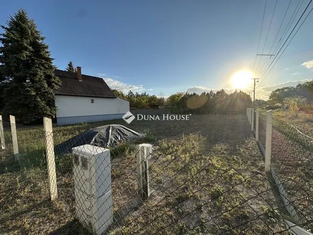 Eladó telek Tiszaalpár 558 nm