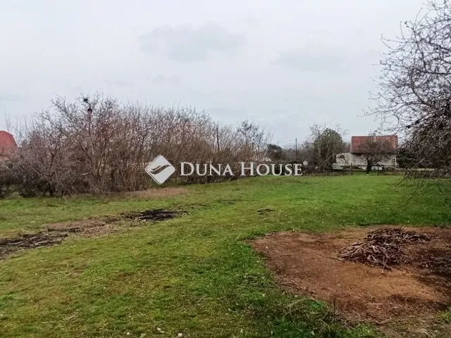 Eladó telek Kecskemét 1775 nm