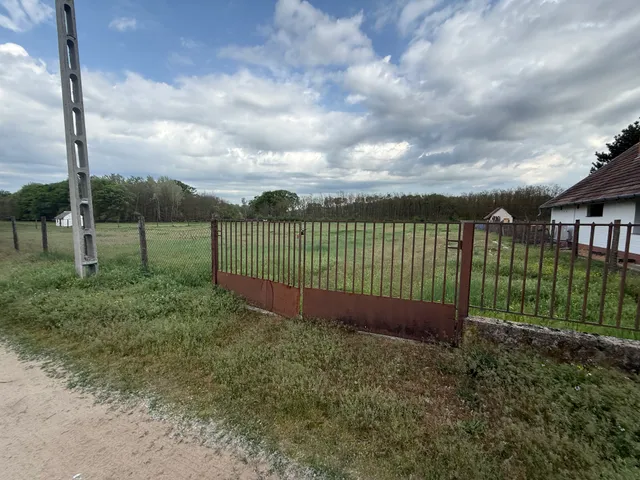 Eladó telek Kecskemét 7454 nm
