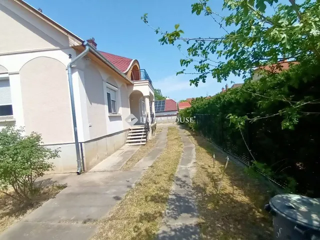 Eladó ház Kecskemét 260 nm