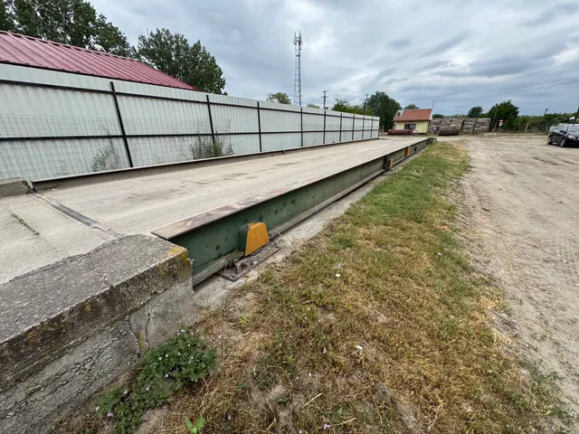 Eladó kereskedelmi és ipari ingatlan Szentkirály 3000 nm