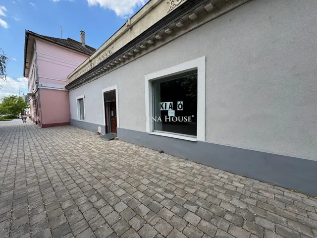 Kiadó kereskedelmi és ipari ingatlan Nagykőrös 130 nm
