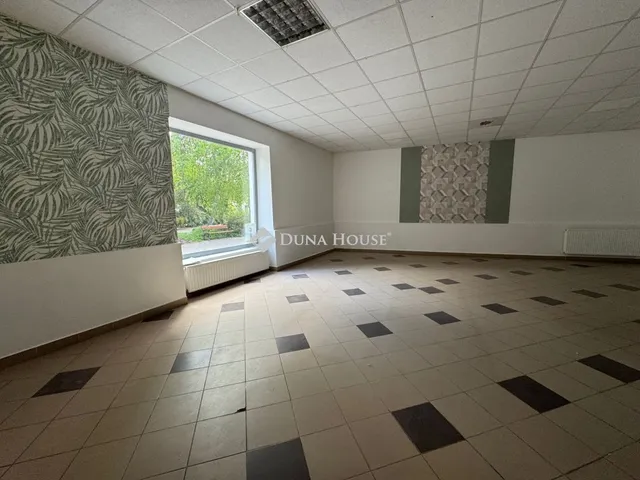 Kiadó kereskedelmi és ipari ingatlan Nagykőrös 130 nm