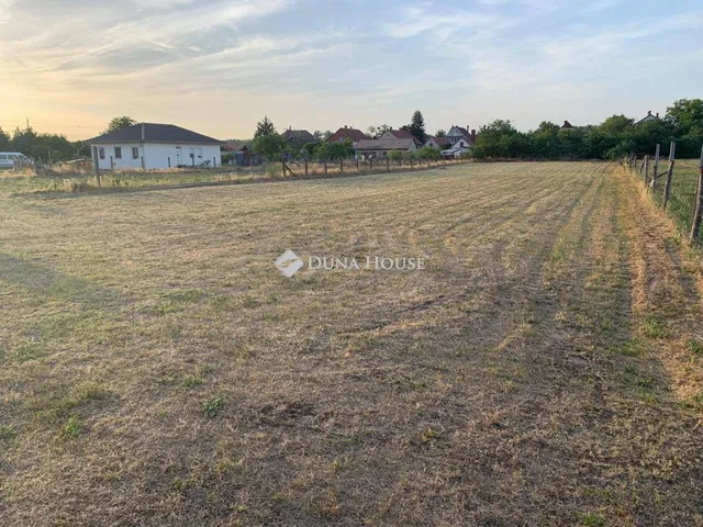 Eladó telek Kecskemét 1465 nm