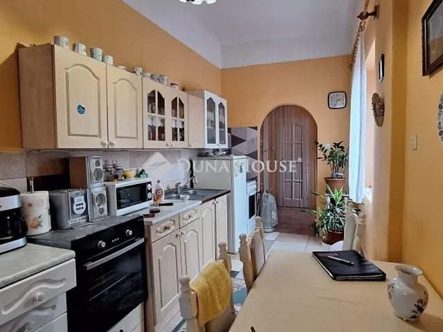 Eladó ház Nagykőrös, Csokonai utca 180 nm