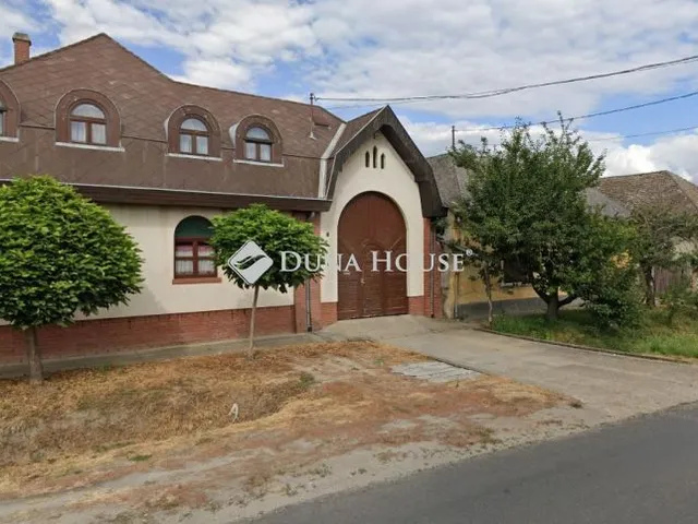 Eladó ház Dunaföldvár 161 nm