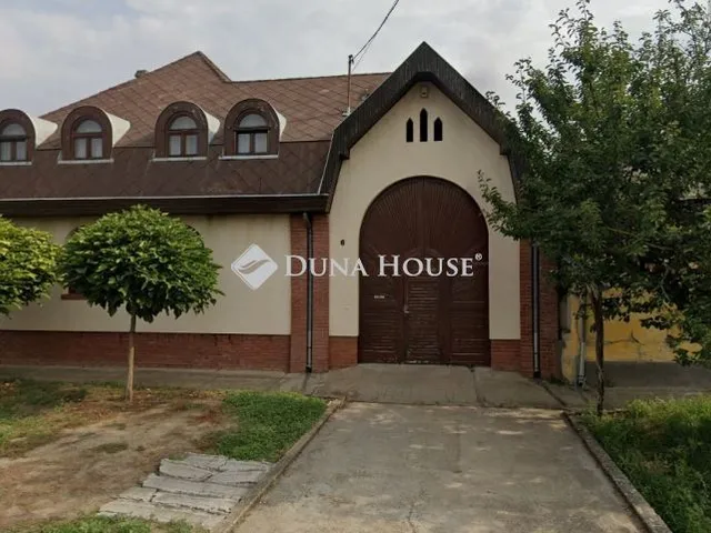 Eladó ház Dunaföldvár, Pentele utca 161 nm