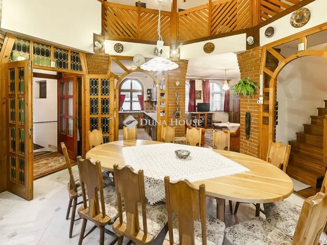 Eladó ház Dunaföldvár, Pentele utca 161 nm