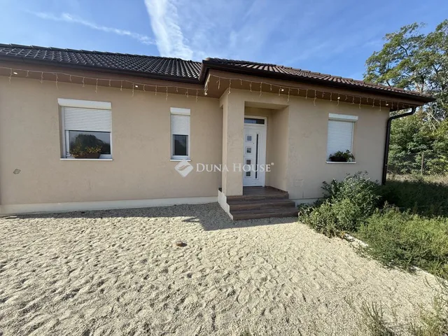 Eladó ház Helvécia 140 nm