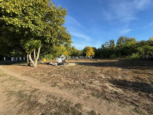 Eladó telek Kecskemét 1422 nm