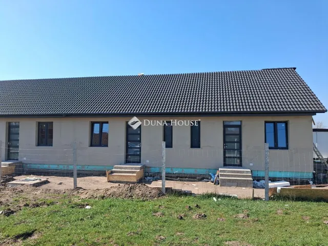 Eladó lakás Kocsér 54 nm