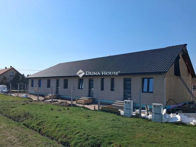 Eladó lakás Kocsér 60 nm