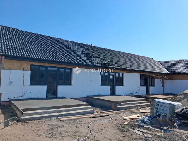 Eladó lakás Kocsér 60 nm