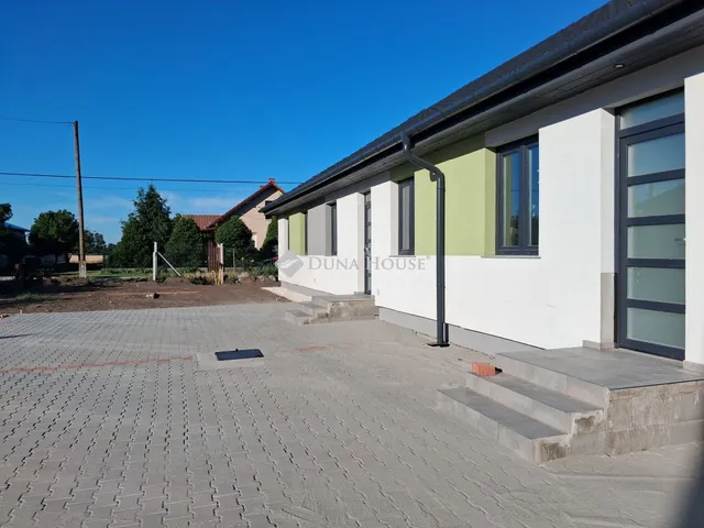 Eladó lakás Kocsér 60 nm