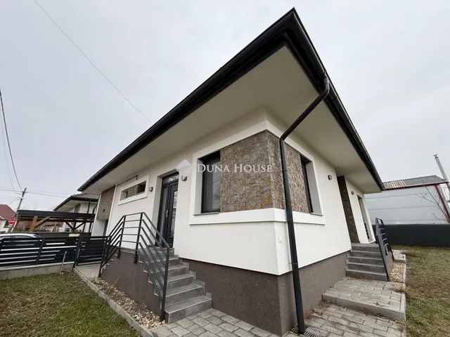 Eladó ház Dabas 127 nm