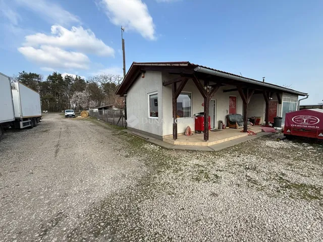 Eladó telek Kecskemét 9129 nm