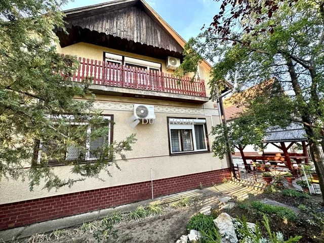 Eladó nyaraló Cserkeszőlő 180 nm