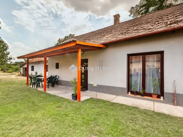 Eladó ház Kocsér 77 nm