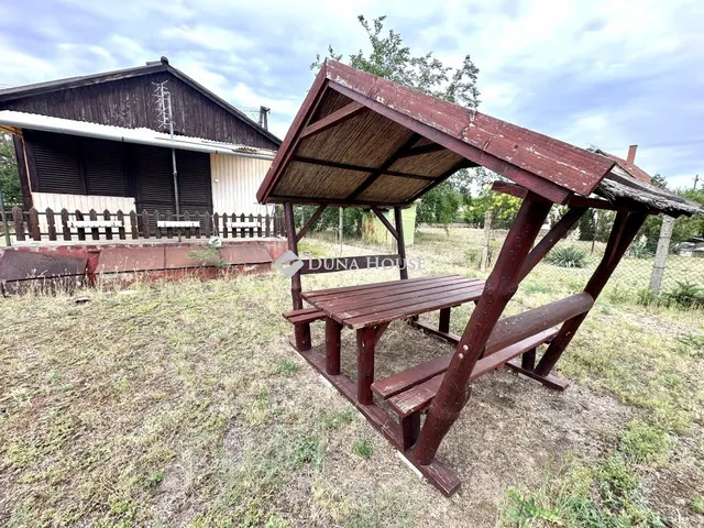 Eladó nyaraló Cserkeszőlő 44 nm