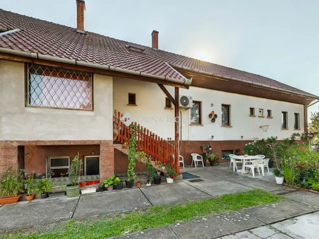 Eladó ház Lakitelek 250 nm
