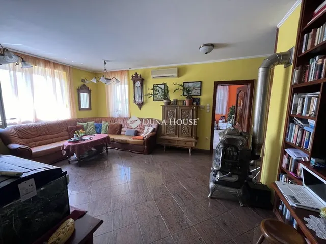 Eladó ház Szigetszentmiklós, Névtelen utca 431 nm