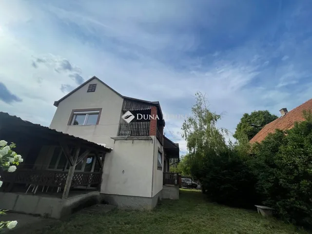 Eladó ház Hatvan 205 nm