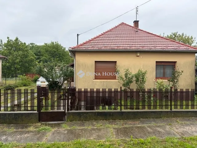 Eladó ház Szigetcsép 82 nm