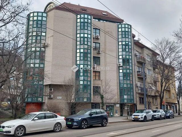 Kiadó kereskedelmi és ipari ingatlan Budapest II. kerület 270 nm