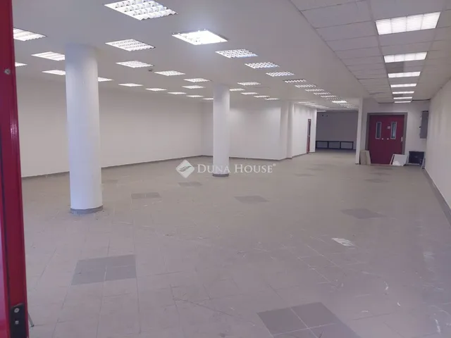 Kiadó kereskedelmi és ipari ingatlan Budapest III. kerület 239 nm