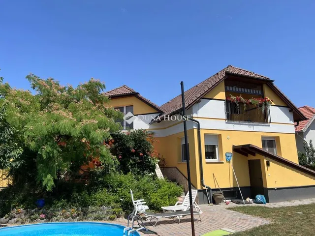 Eladó lakás Halásztelek 136 nm