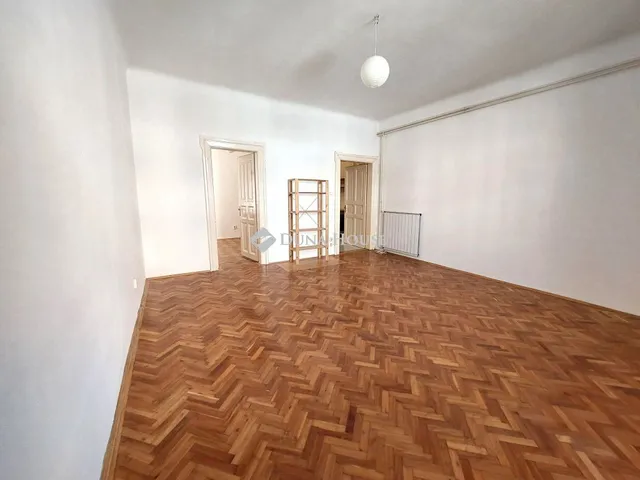 Eladó lakás Budapest III. kerület 54 nm