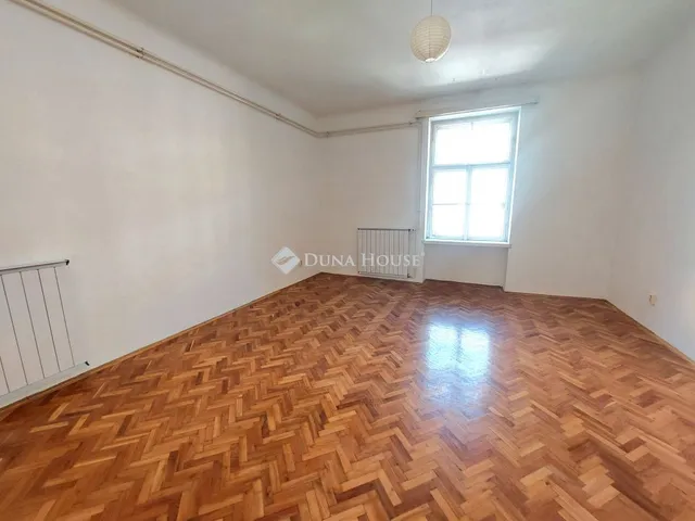Eladó lakás Budapest III. kerület 54 nm