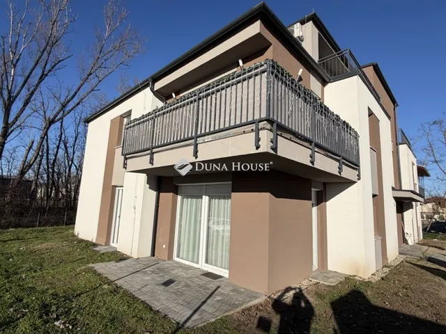 Eladó lakás Vác, Márna utca 80 nm