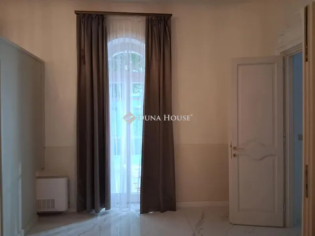 Kiadó kereskedelmi és ipari ingatlan Budapest I. kerület, Ostrom utca 200 nm