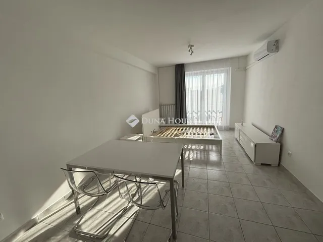 Eladó lakás Budapest III. kerület, Bálint György utca 57 nm