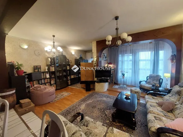 Eladó ház Budapest II. kerület, Vadalma utca 168 nm