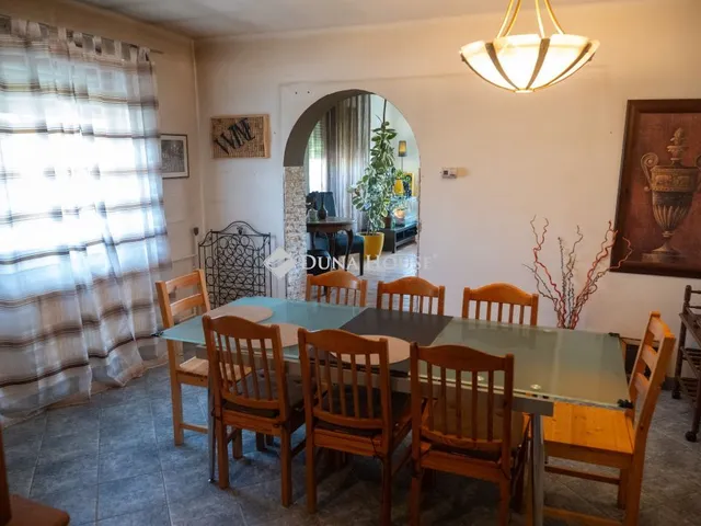 Eladó ház Budapest XXII. kerület, Háros utca 217 nm