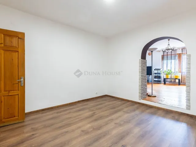Eladó ház Budapest XXII. kerület, Háros utca 217 nm