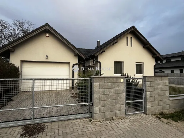 Kiadó ház Székesfehérvár 119 nm