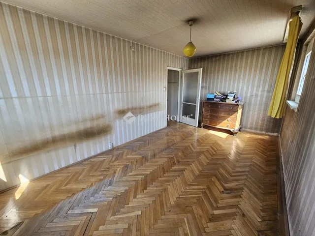 Eladó lakás Budapest III. kerület, Flórián tér 68 nm