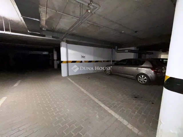 Eladó garázs Budapest III. kerület, Lajos utca 15 nm