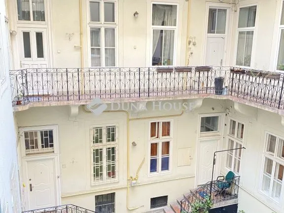 Kiadó lakás Budapest V. kerület, Stollár Béla utca 102 nm