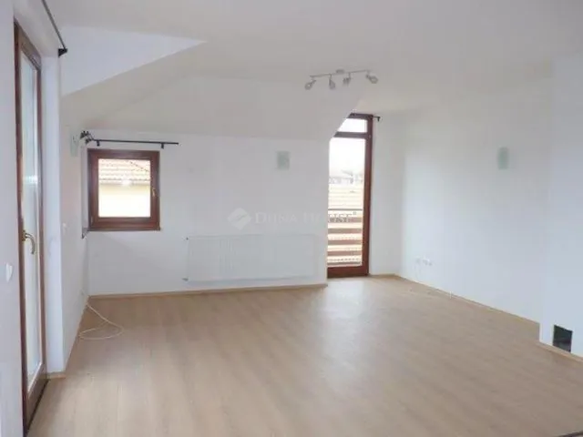 Kiadó lakás Kaposvár, Wigner Jenő utca 86 nm