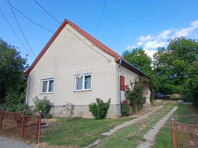 Eladó ház Szenna 65 nm