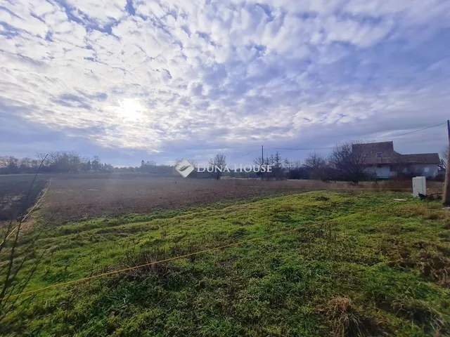 Eladó telek Balatonszabadi, Árpád utca 1079 nm