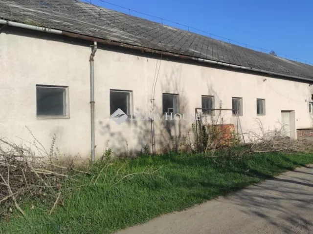 Eladó kereskedelmi és ipari ingatlan Kistarcsa 210 nm
