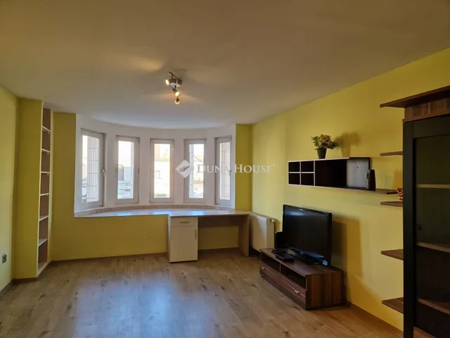 Eladó lakás Budapest VIII. kerület, Baross utca 50 nm