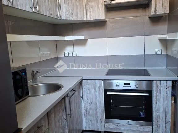 Eladó lakás Budapest VII. kerület, Kazinczy utca 39 nm