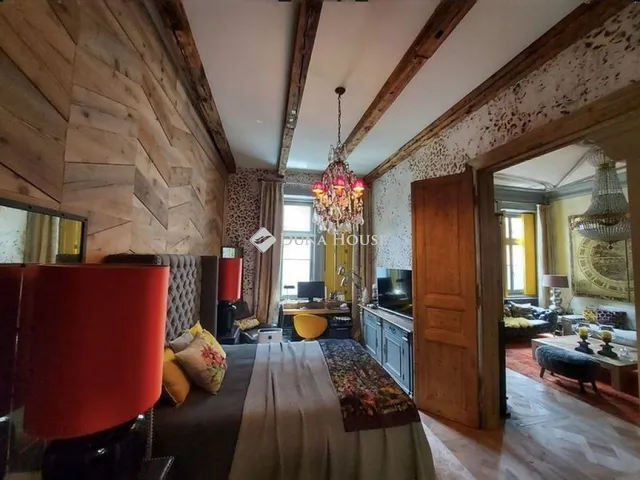 Eladó lakás Budapest VI. kerület, Paulay Ede utca 109 nm